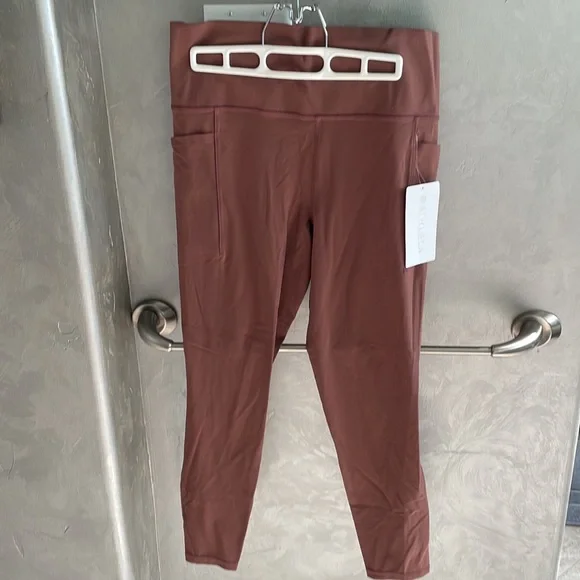 NWT Athleta Salutation Stash Pocket II tight - Picture 4 of 6